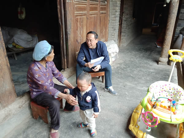 結(jié)對(duì)幫扶入戶 助力脫貧攻堅(jiān)